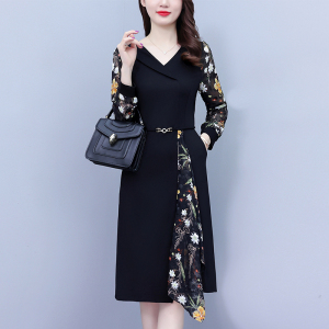 RM19341#连衣裙2023年新款气质v领洋气裙子大码女装高端时尚短袖A字裙