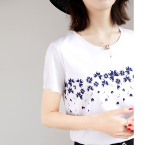PS46980# 颜值太赞了柜品质精致白色四叶草印花直筒短袖T恤女