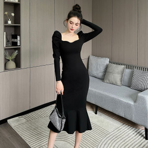 KM30242#新连衣裙黑色性感气质礼服裙子法式复古方领长袖裙