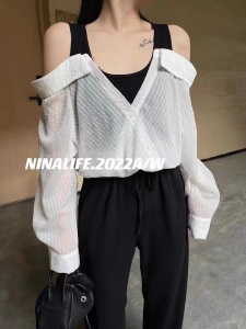 KM20752#拼接假两件衬衫女2022年新款韩版时尚撞色镂空露肩显瘦独特上衣潮