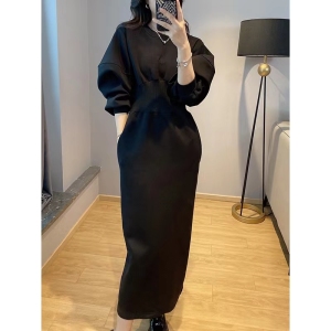 RM1059#黑色长款卫衣连衣裙女秋季气质收腰开叉包臀裙子2022新款欧洲站潮