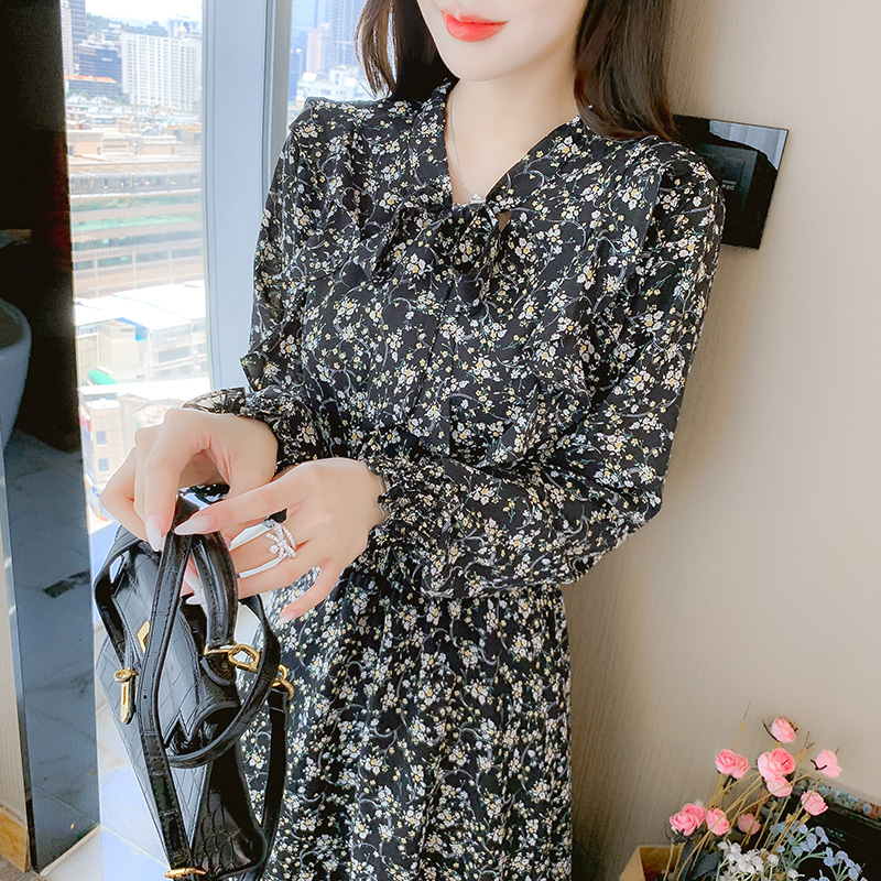 實拍新款法式溫柔風名媛氣質修身長裙女長袖雪紡碎花連衣裙秋季