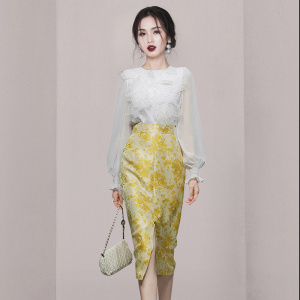 RM1580#新款时尚灯笼袖浪漫贴花白色衬衫开叉直筒提花半裙套装