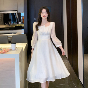 KM24598#秋新款女装气质米白色法式方领收腰显瘦通勤长袖连衣裙