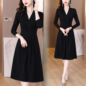 RM960#黑色赫本风连衣裙女长袖高级感显瘦气质小黑裙子