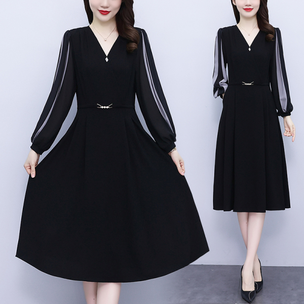 RM3618#黑色大码胖mm连衣裙2023春季新款v领气质减龄显瘦黑色裙子