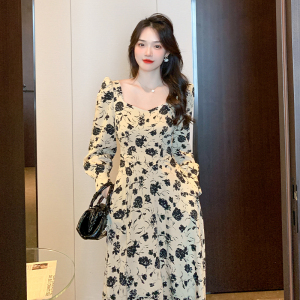 RM22595#长袖碎花连衣裙女2023年秋装新款法式方领收腰赫本风长裙