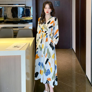 RM22597#连衣裙新款秋季高级感长袖法式复古V领气质收腰显瘦过膝长裙