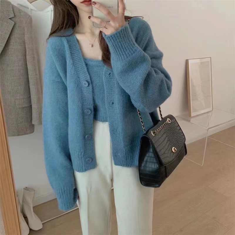 Gentle and lazy style sweater coat women's 2022 new autumn camisole knitted cardigan two-piece top