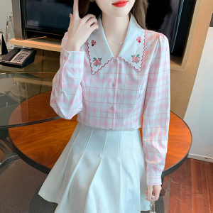 RM22692#新款花边翻领绣花长袖衬衫女娃娃领粉色格子显瘦衬衫