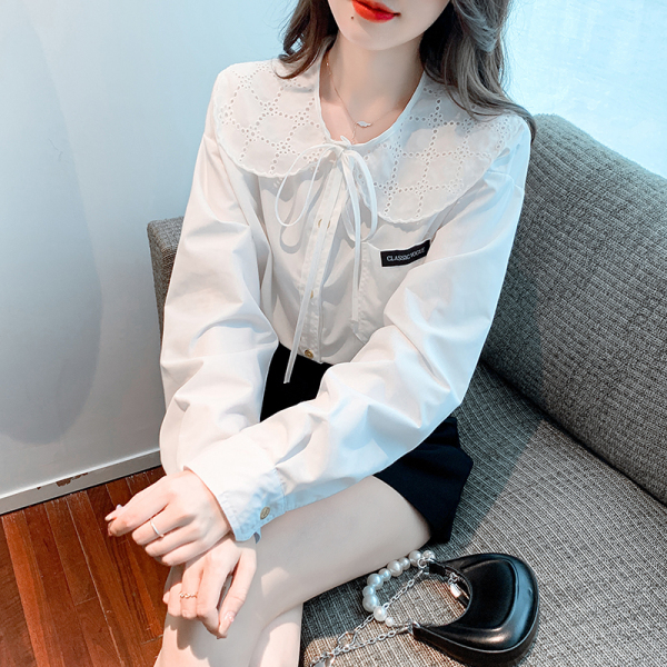 KM24009#秋新款韩系时髦白色金扣娃娃领衬衫宽松设计感长袖上衣女