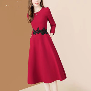 KM24931#高端大牌长袖连衣裙女秋冬2022年新款时尚钉珠显瘦红色中长裙