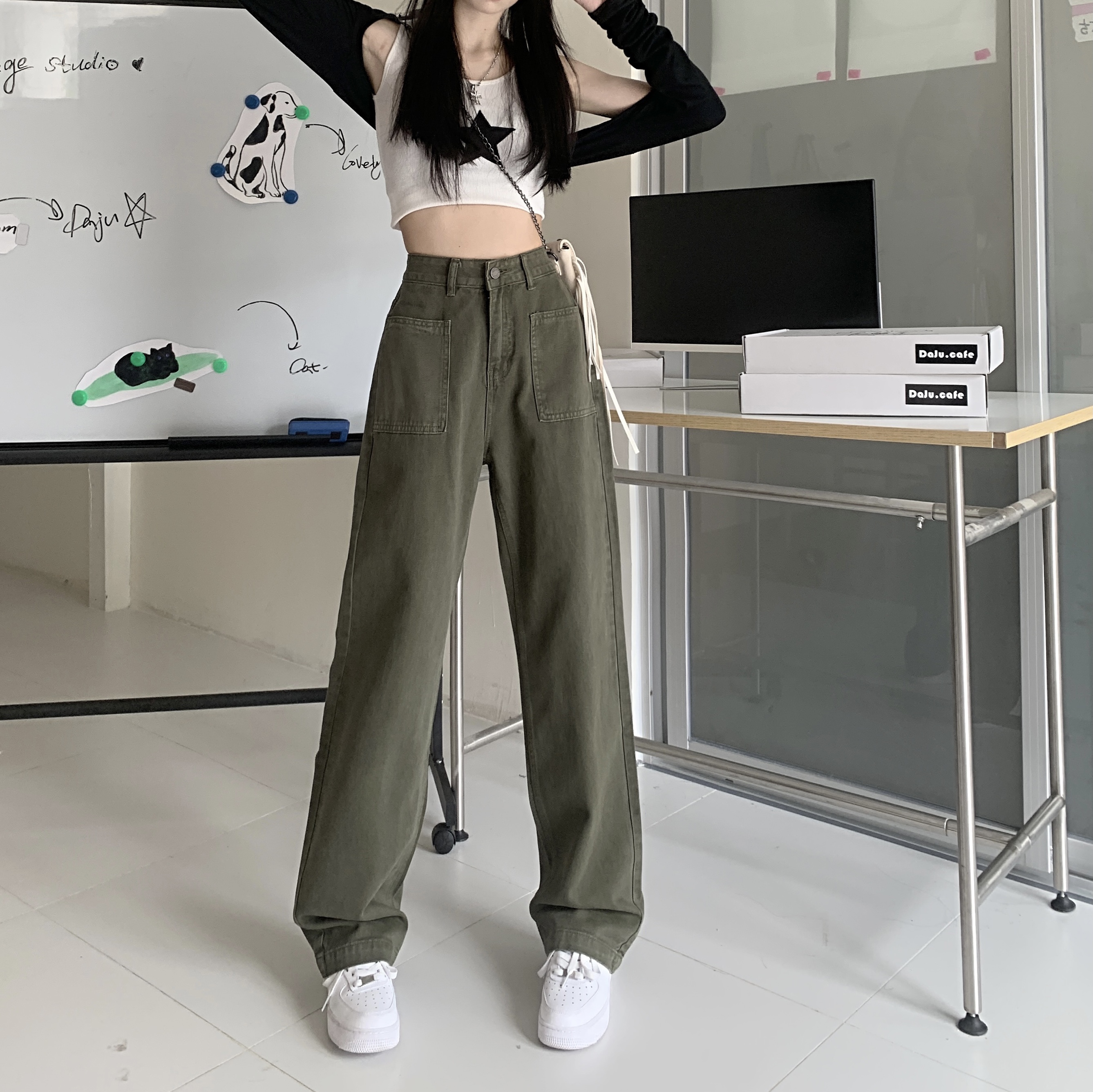 Actual shot of 2024 spring army green jeans for women, high-waisted, loose, slim, straight-leg wide-leg floor-length pants for small people