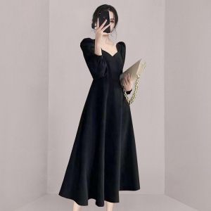 KM24424#黑色连衣裙女秋装2022新款方领显瘦气质赫本风长袖小黑裙