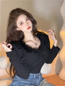 KM25214#韩版显瘦长袖T恤女真毛领拼接方领漏锁骨短款上衣