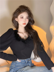 KM24560#韩版显瘦长袖T恤女真毛领拼接方领漏锁骨短款上衣