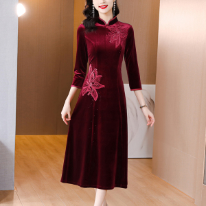 RM23614#加绒加厚 新中式婚礼改良丝绒旗袍喜婆婆礼服