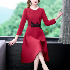 KM25820#高端大牌长袖连衣裙女秋冬2022年新款时尚钉珠显瘦红色中长裙