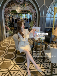 KM25319#连衣裙2022新款高端白色裙子长袖气质蛋糕裙