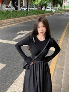 KM28157#大码2022秋季黑色新款设计感收腰显瘦法式气质女神范连衣裙