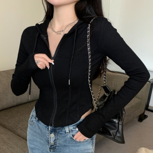 Real time shot in autumn and winter， slim waist， hooded knit zipper cardigan， short women's long sleeved T-shirt， sweate