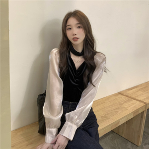 RM24362#复古黑色挂脖设计感衬衣气质V领长袖丝绒衬衫上衣