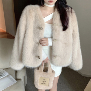 Real time photo of 2022 new woolen coat for women in winter， Korean version， high-grade imitation fur coat， loose top wi