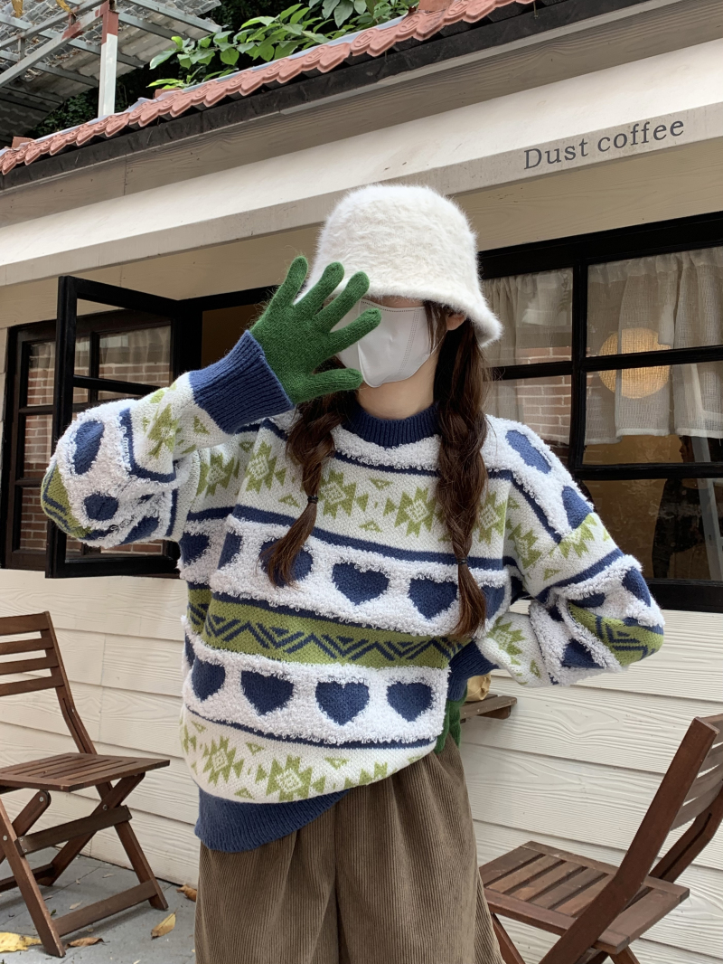Real shot~Autumn and winter new sweet retro love jacquard round neck loose lazy style thickened outer sweater