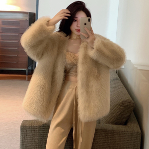 Real shot of winter Korean version of young， medium and long ladies' plush coat High grade fox like fur grass coat