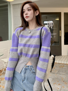 KM29686#新款紫色条纹开叉短款长袖套头毛衣上衣