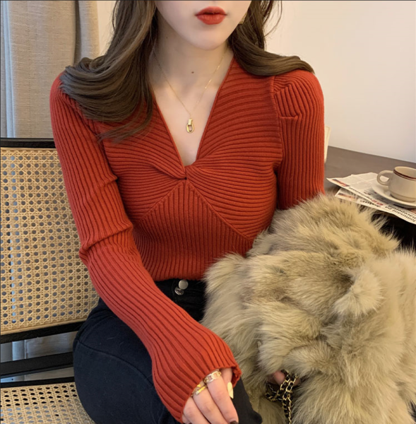 MY3879#红色毛衣女秋冬高级感今年流行的打底衫内搭针织设计感v领上衣