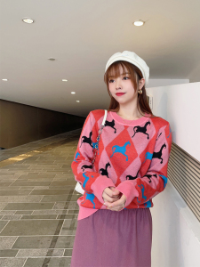 KM30083#高级感粉色小马针织衫毛衣女2022冬季新款设计感小众圆领套头上衣