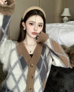 KM30952#韩版宽松暖乎乎洋气减龄可盐可甜棕色菱格纹毛衣外套