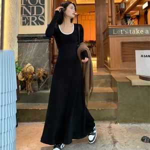 KM30912#黑色长袖针织连衣裙女2022秋冬打底裙高级感气质修身长裙