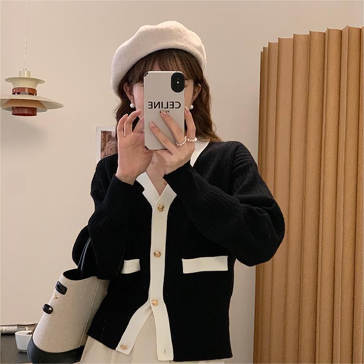 High frequency Xiaoxiang gold button short sweater autumn and winter sweater jacket women's long-sleeved top V-neck simple