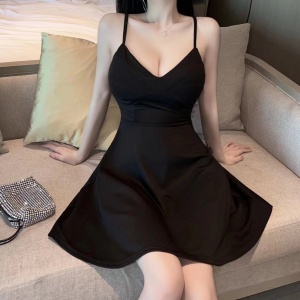 Low cut simple Little black dress large hem suspender dress