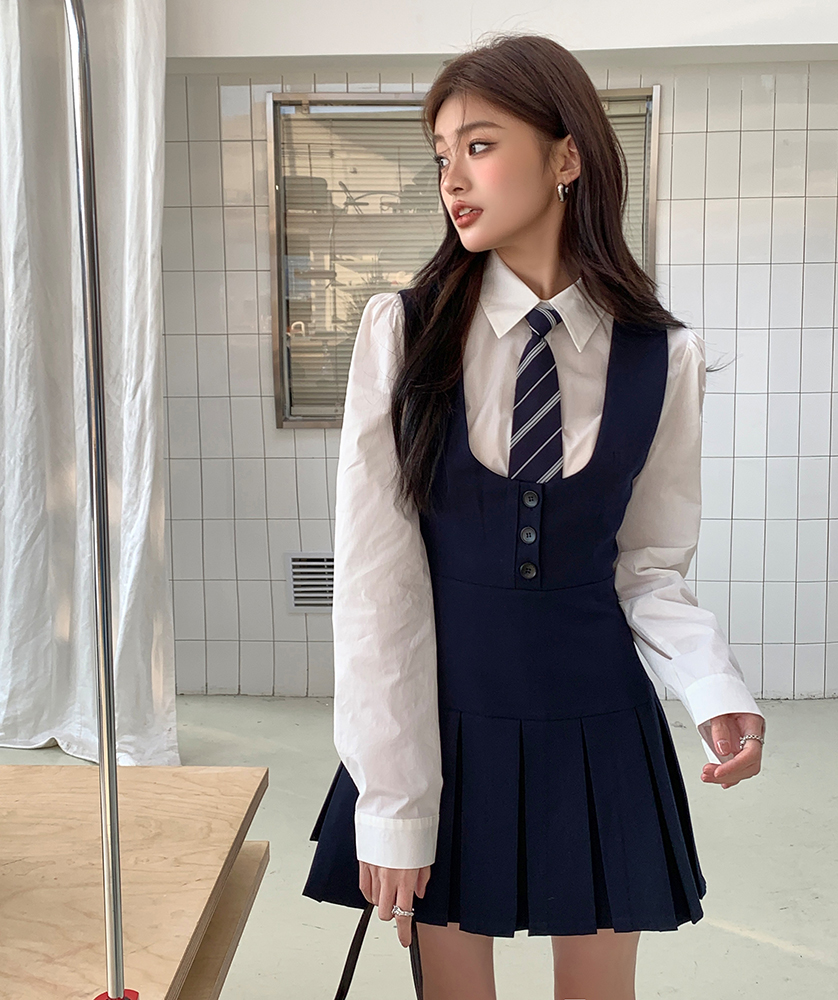 實拍2026春裝新款學院風馬甲背心連衣裙女百褶裙搭襯衫潮