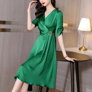 RM1472#夏季女装2023年新款港风复古气质a字收腰显瘦绿色醋酸短袖连衣裙