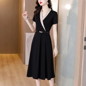 RM1479#黑色V领赫本风连衣裙女2023夏季新款收腰显瘦复古气质小黑裙长裙
