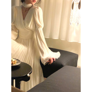 TR13402# 从一时刻白色V领连衣裙女新款早春长袖茶歇法式高级感裙子 服装批发女装服饰货源