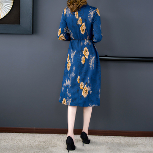 RM3115#连衣裙妈妈长袖针织新款花朵欧洲站复古设计感气质裙子女
