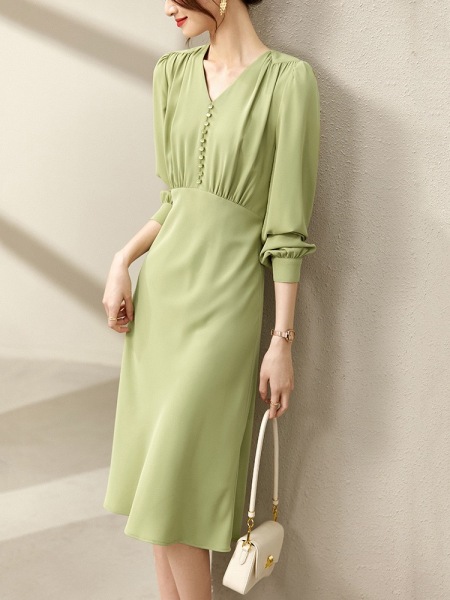RM5745#新款法式气质泡泡袖v领a字连衣裙女春季长袖中长款裙子