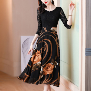 RM1543#蕾丝连衣裙2023年秋季新款大码女装修身显瘦圆领镂空长袖中长裙