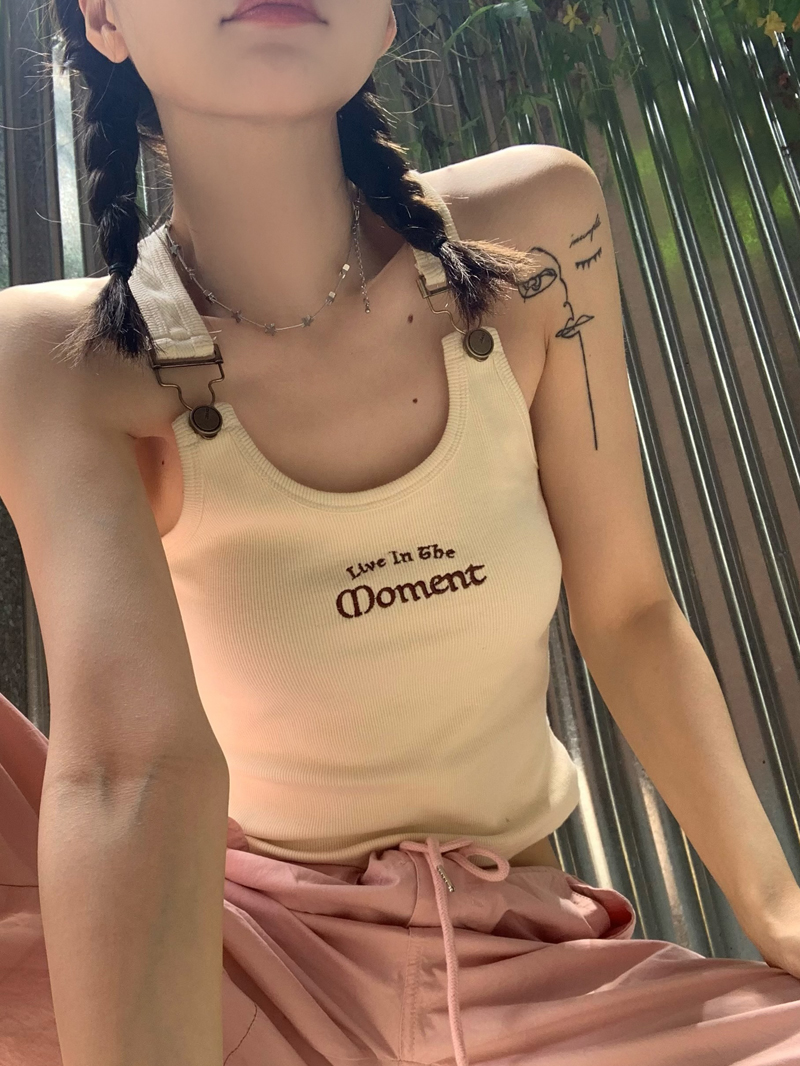 Real shot of unique design top niche suspender halter top for sweet and spicy girls in summer