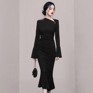 RM1581#新款时尚小众气质设计感修身复古喇叭袖鱼尾裙针织连衣裙