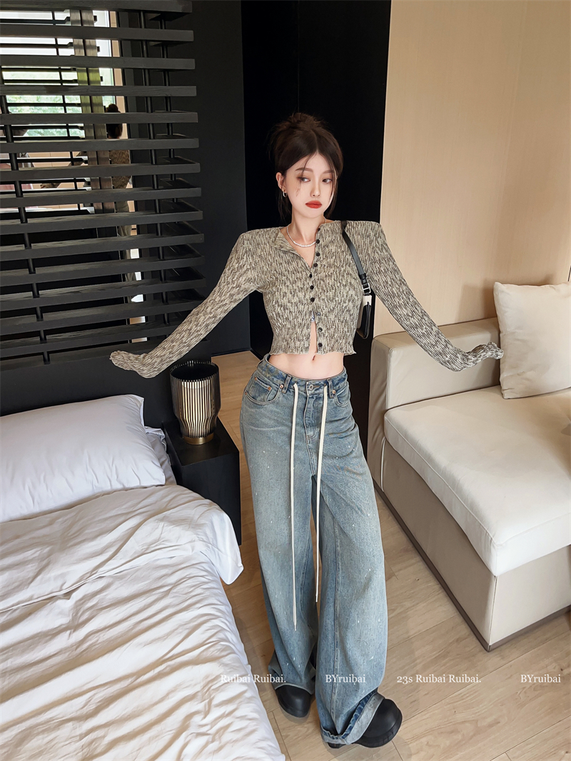 Actual shot of spring Korean style simple, versatile and fashionable slim-fit pleated breasted long-sleeved knitted cardigan
