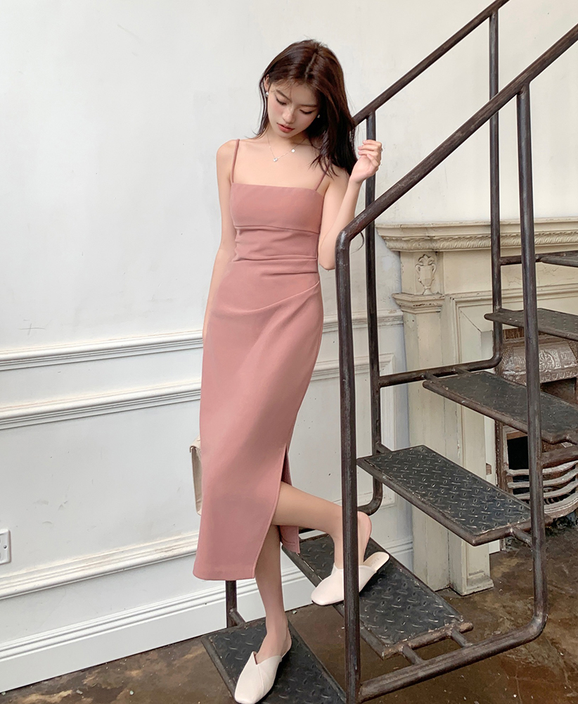 實拍2024春夏新款法式吊帶連衣裙開叉褶皺氣質高級長裙女