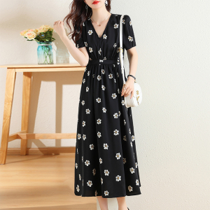 RM5552#法式V领碎花连衣裙女2023夏季新款赫本风收腰显瘦中长裙