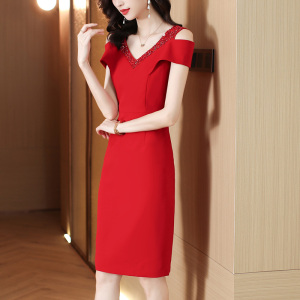 RM5746#钉珠连衣裙女夏高级感2023气质女神范V领设计感修身露肩一步裙