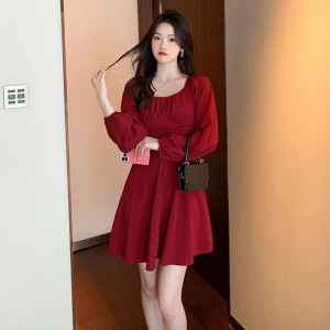 TR14091# 法式复古红色连衣裙新款赫本风日常高级感方领收腰裙子 服装批发女装服饰货源